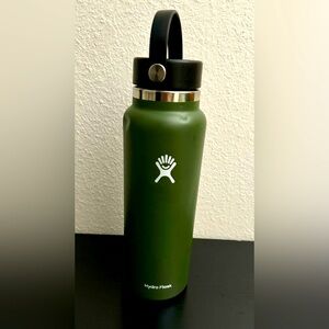 ❌Sold❌ Hydro flask Pine Green